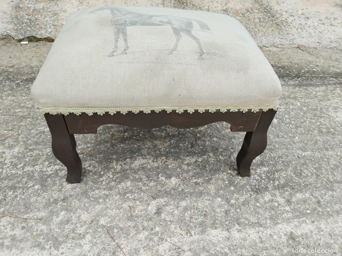 Antig&uuml;edades: taburete reposapies con caballo - Foto 6