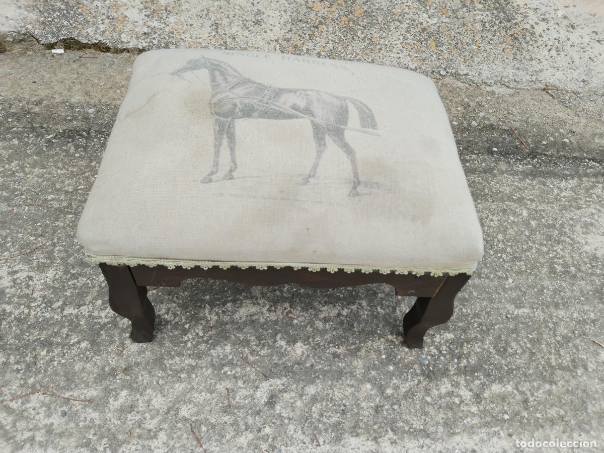 Antig&uuml;edades: taburete reposapies con caballo - Foto 8