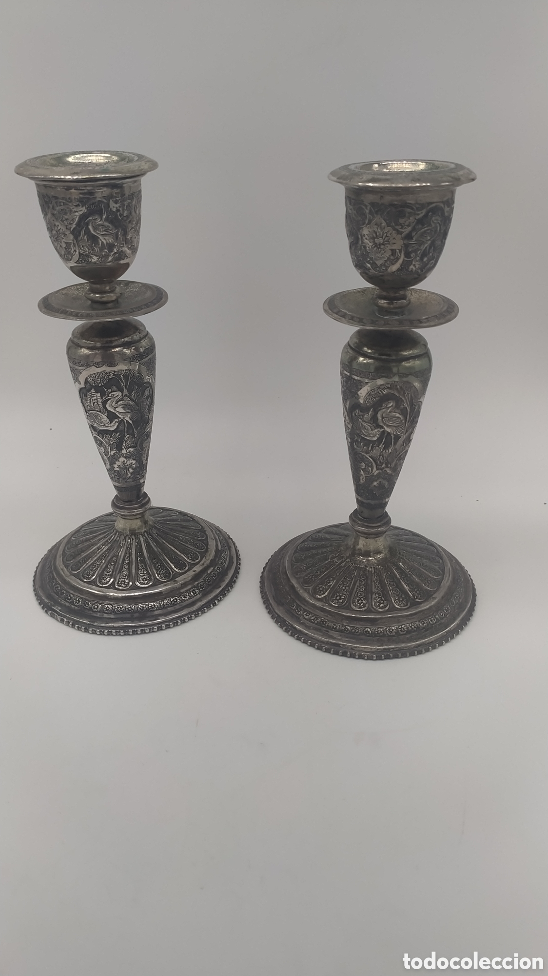 Antig&uuml;edades: Candeleros persas plata y repujado niello. - Foto 2