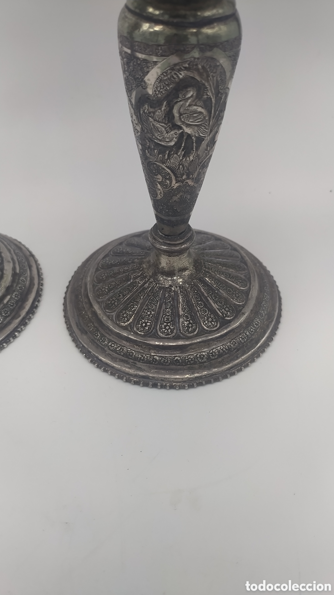 Antig&uuml;edades: Candeleros persas plata y repujado niello. - Foto 4