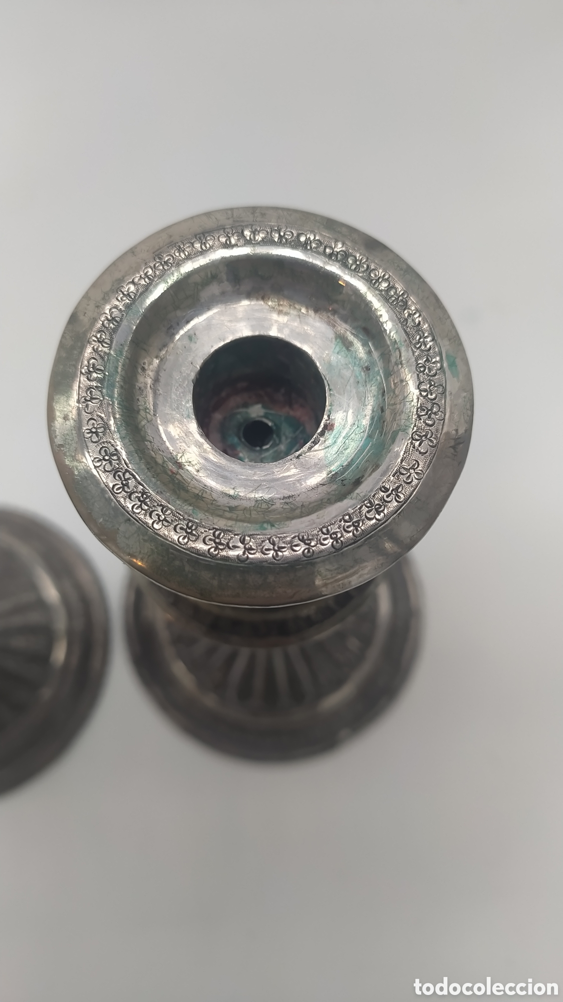 Antig&uuml;edades: Candeleros persas plata y repujado niello. - Foto 13