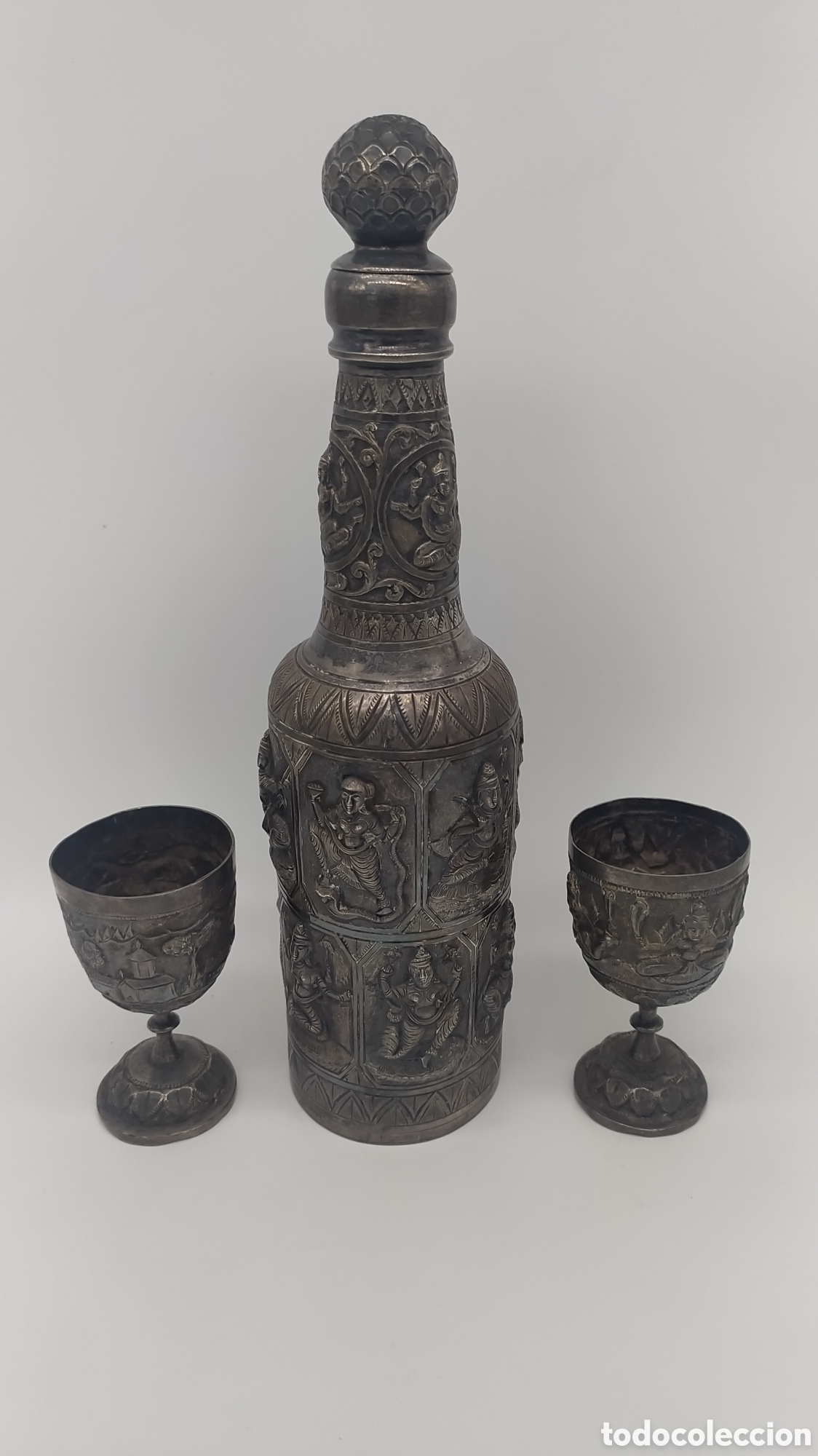 Antig&uuml;edades: Botella y copas ceremonia plata persa - Foto 1
