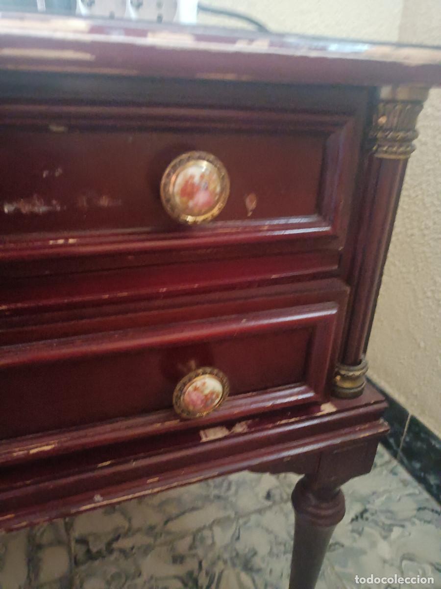 Antig&uuml;edades: Mesitas de noche antiguas - Foto 8