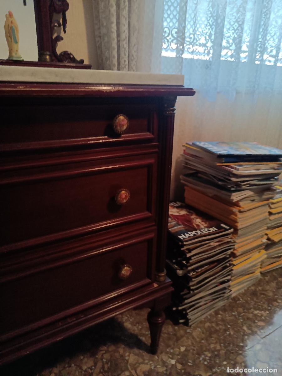 Antig&uuml;edades: comoda antigua con espejo - Foto 10