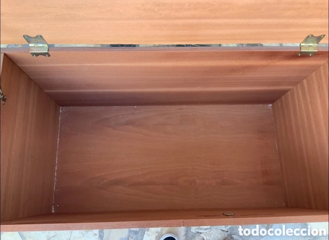 Antig&uuml;edades: Ba&uacute;l de madera tallada - Foto 8