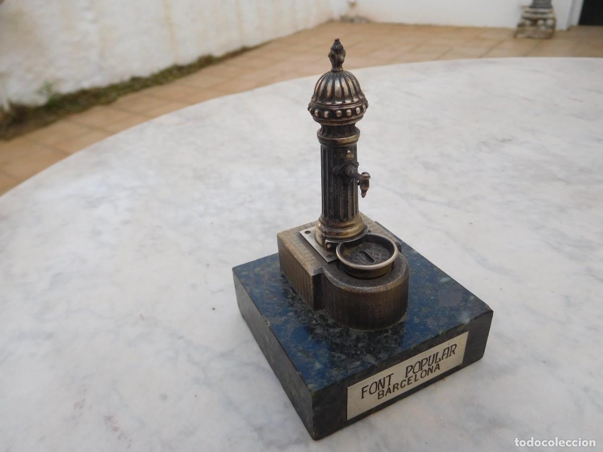 Antig&uuml;edades: Font popular de Barcelona plata - Foto 1