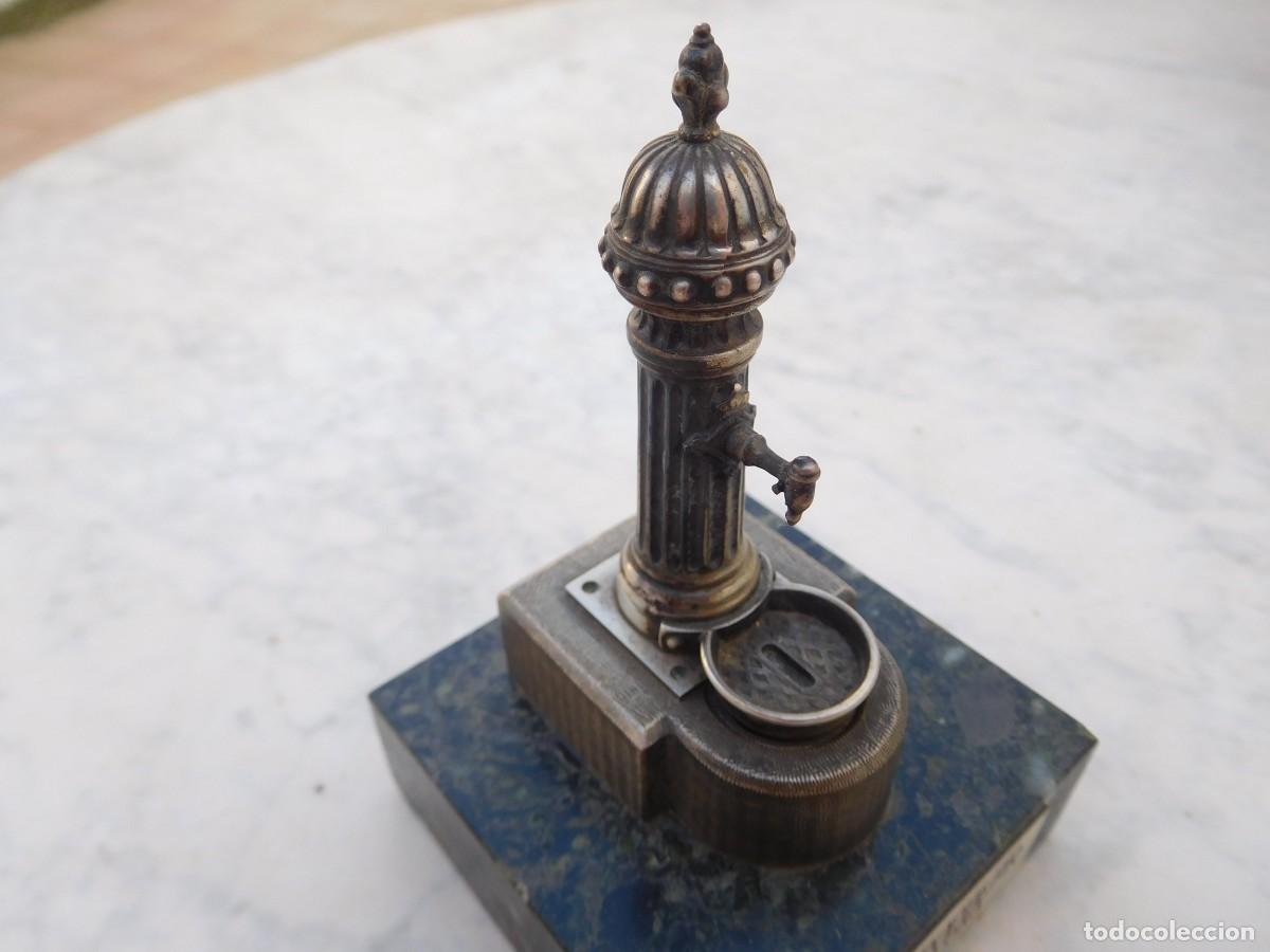 Antig&uuml;edades: Font popular de Barcelona plata - Foto 2