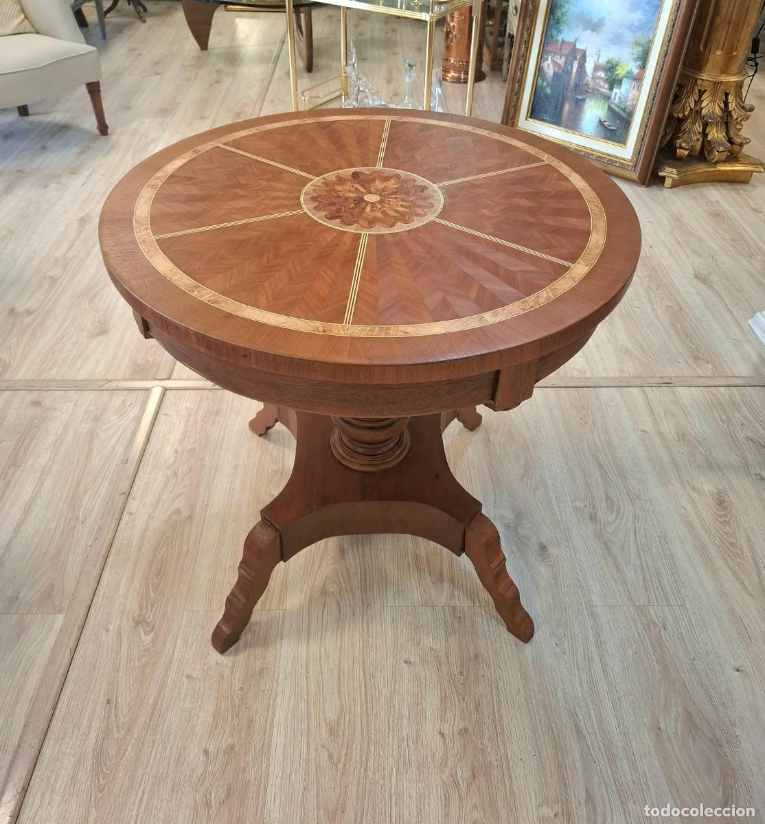 Antig&uuml;edades: Mesa redonda de caoba y taracea - Foto 1