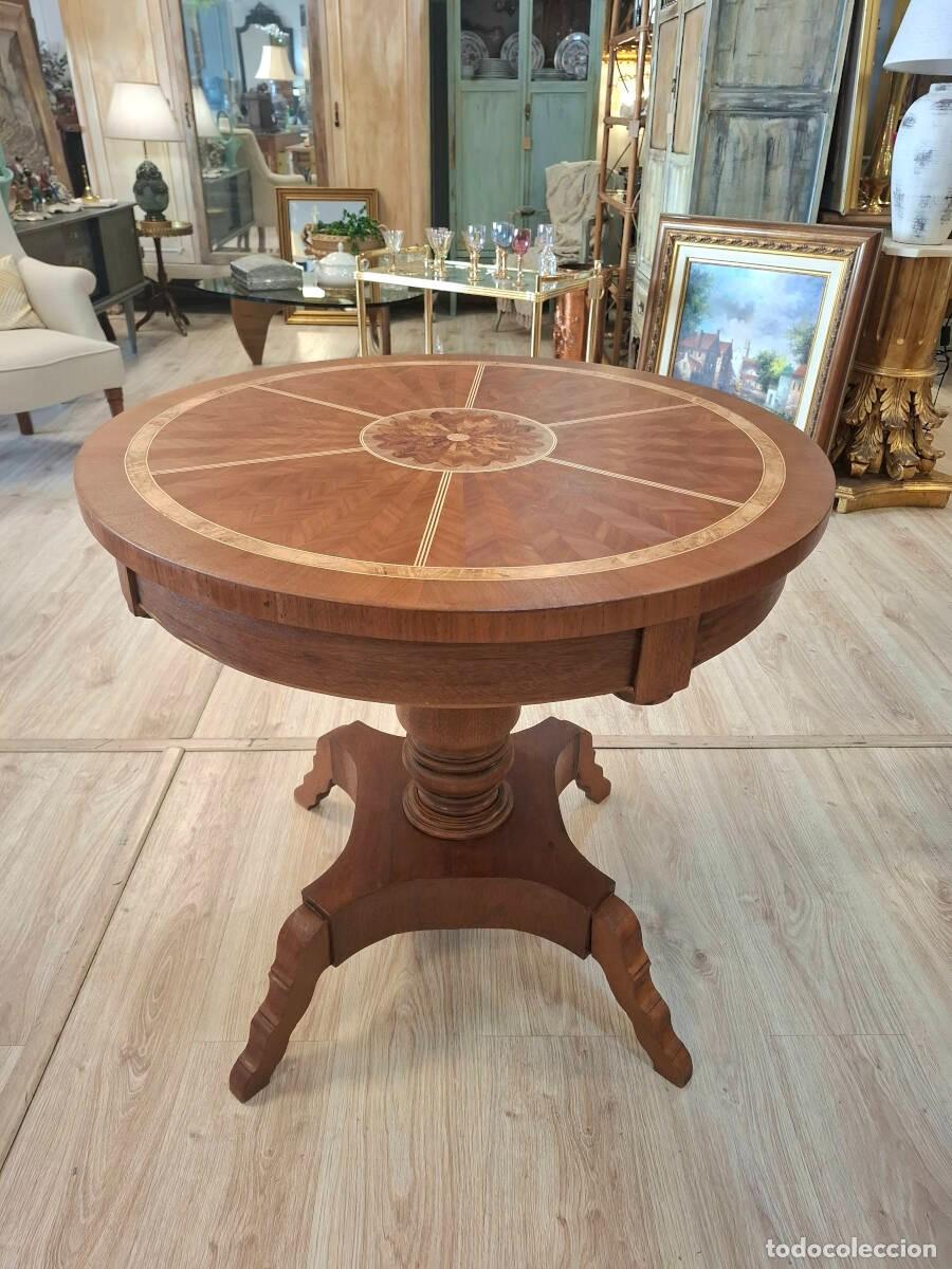 Antig&uuml;edades: Mesa redonda de caoba y taracea - Foto 2