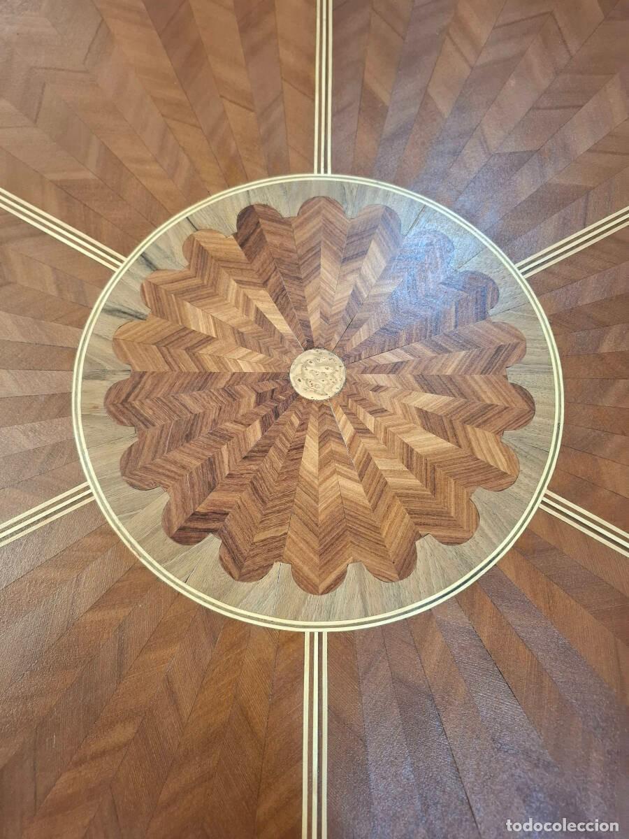 Antig&uuml;edades: Mesa redonda de caoba y taracea - Foto 4