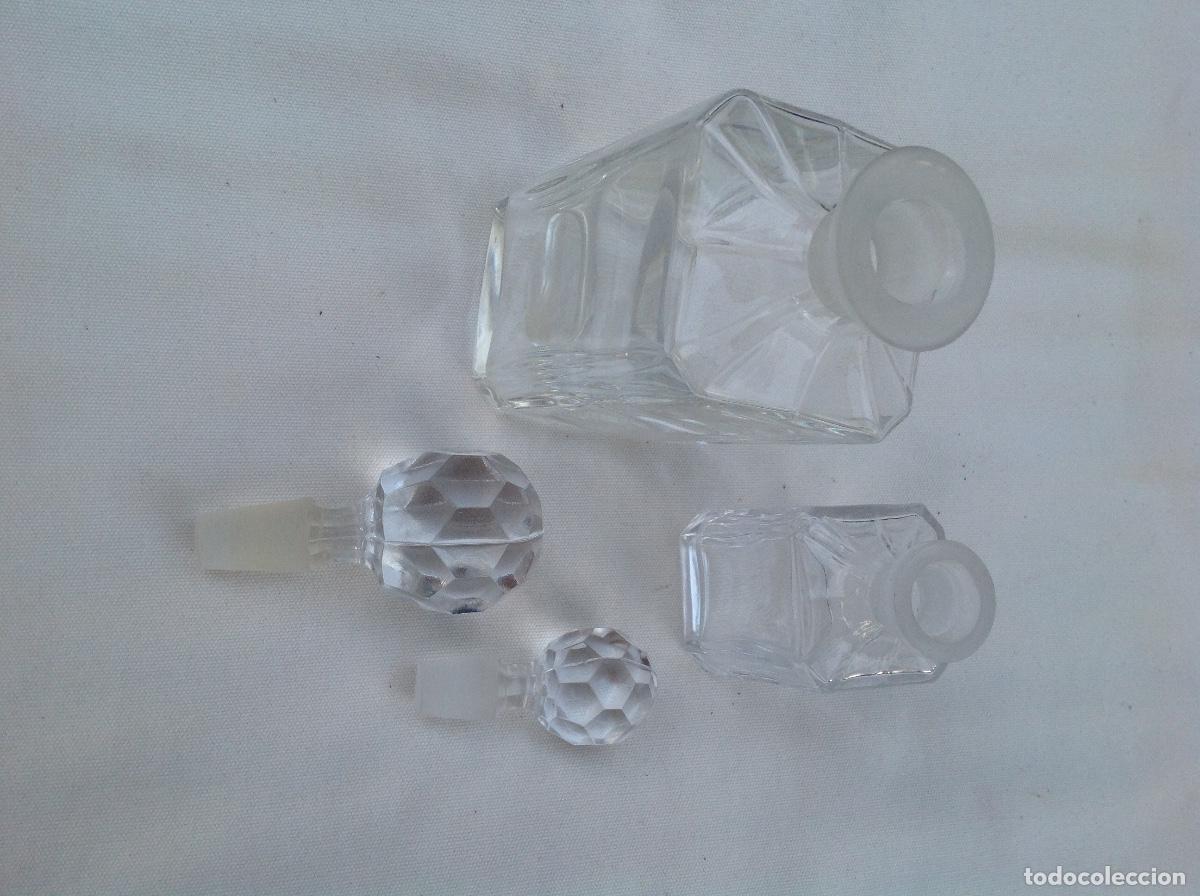 Antig&uuml;edades: Dos esncieros de cristal moldado. s XX - Foto 2