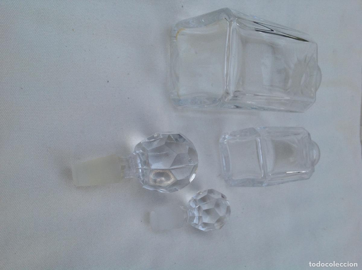 Antig&uuml;edades: Dos esncieros de cristal moldado. s XX - Foto 3