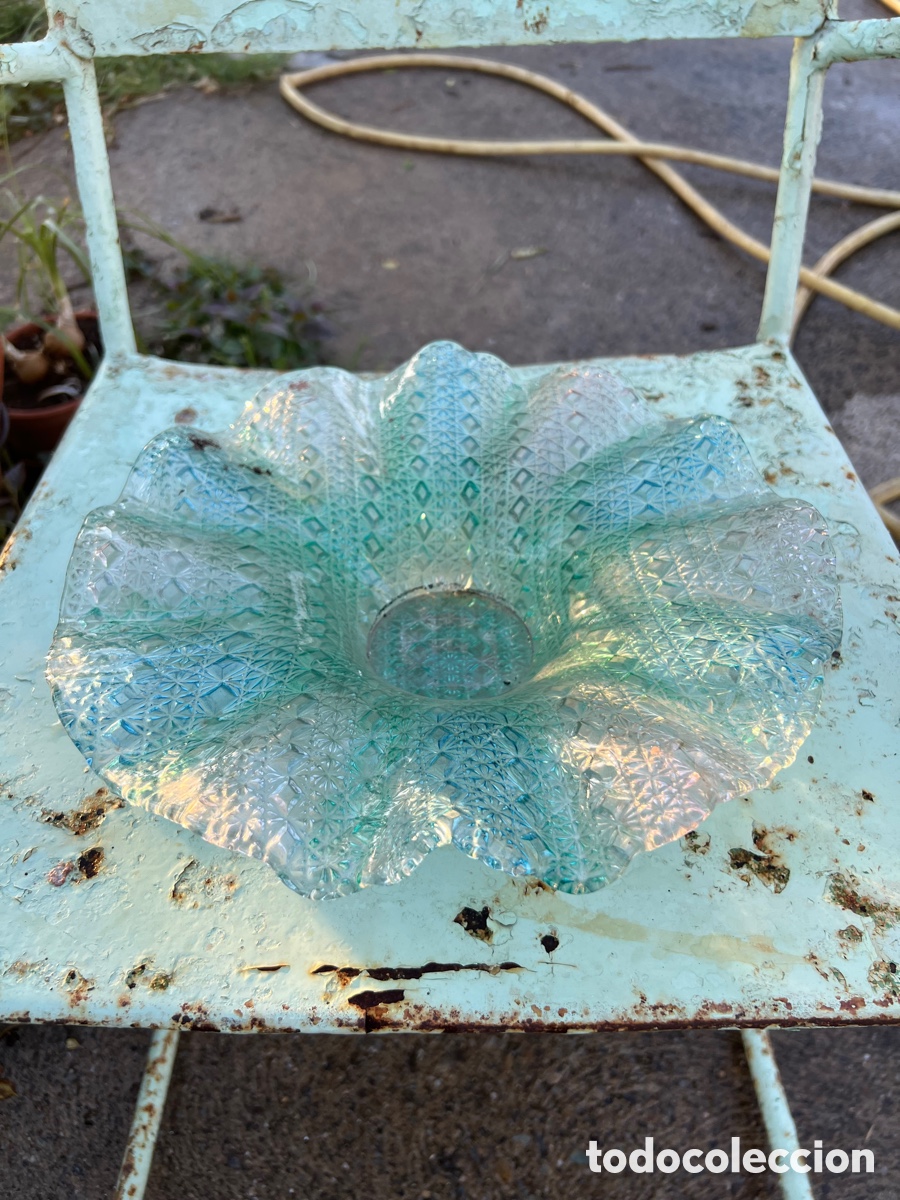 Antig&uuml;edades: Centro de mesa. Cristal tornasolado. - Foto 5