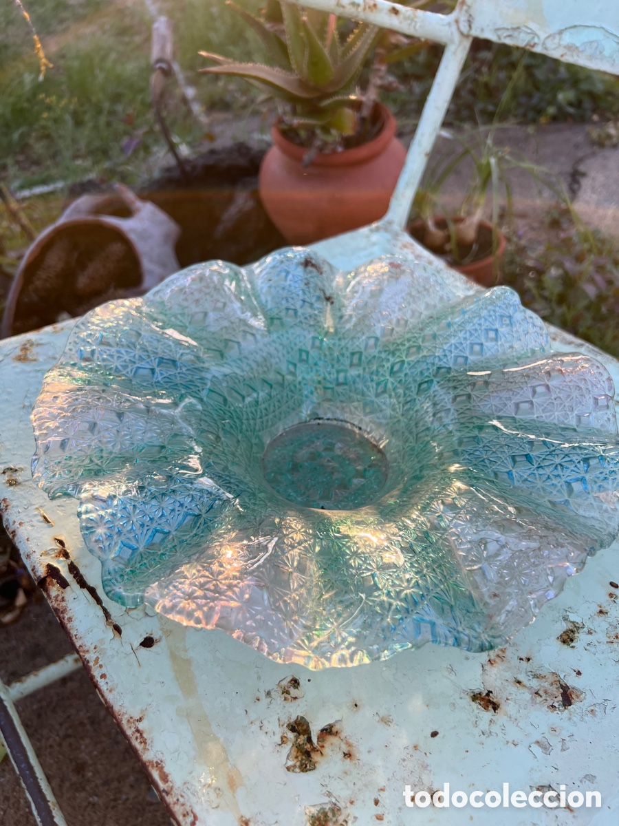 Antig&uuml;edades: Centro de mesa. Cristal tornasolado. - Foto 1