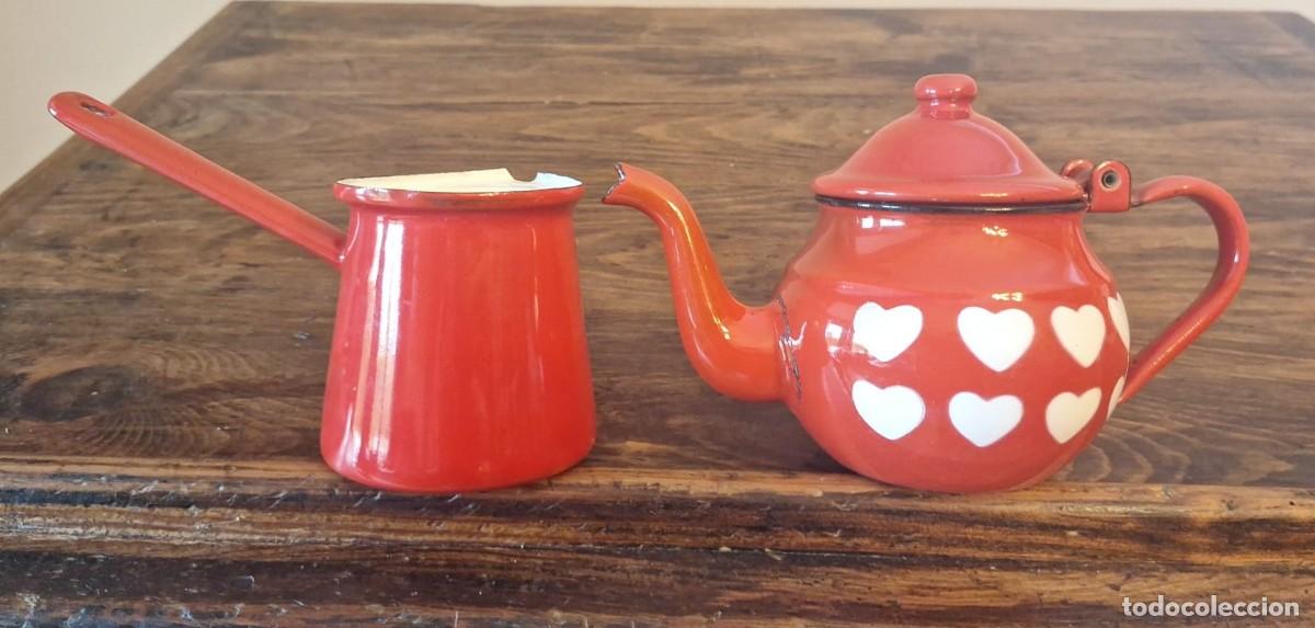 Antig&uuml;edades: Cafetera Tetera y Cazo de Hierro Esmaltado - Foto 1