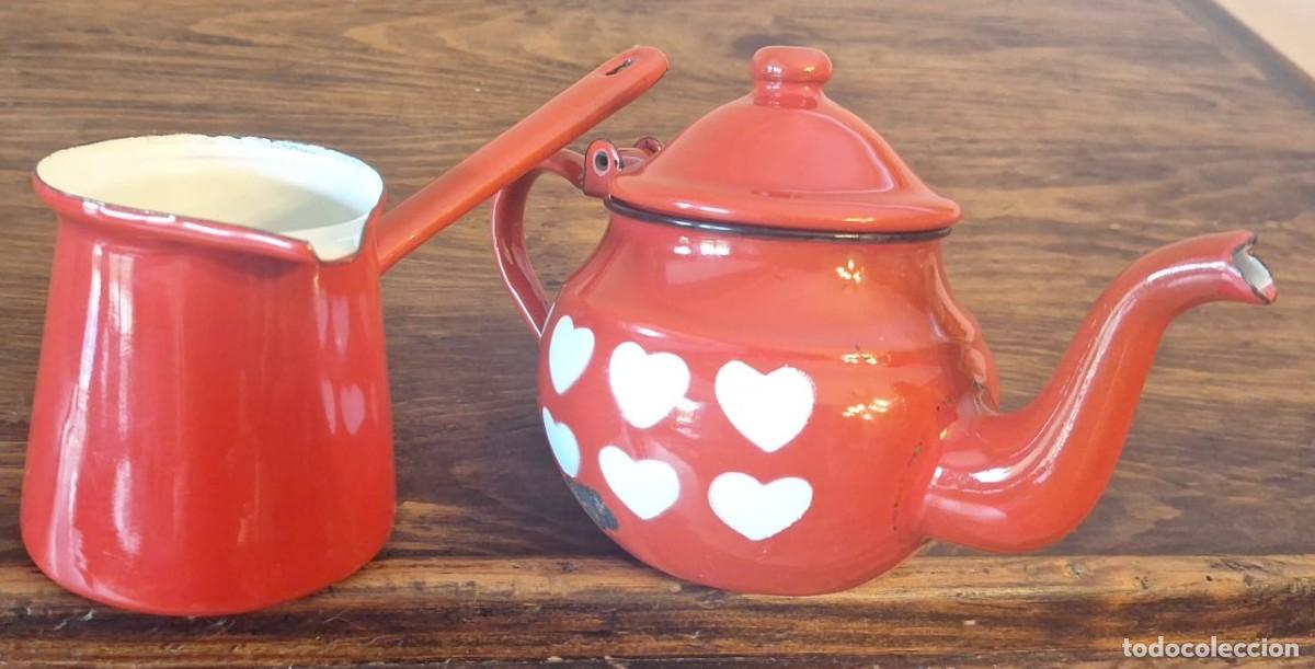 Antig&uuml;edades: Cafetera Tetera y Cazo de Hierro Esmaltado - Foto 2