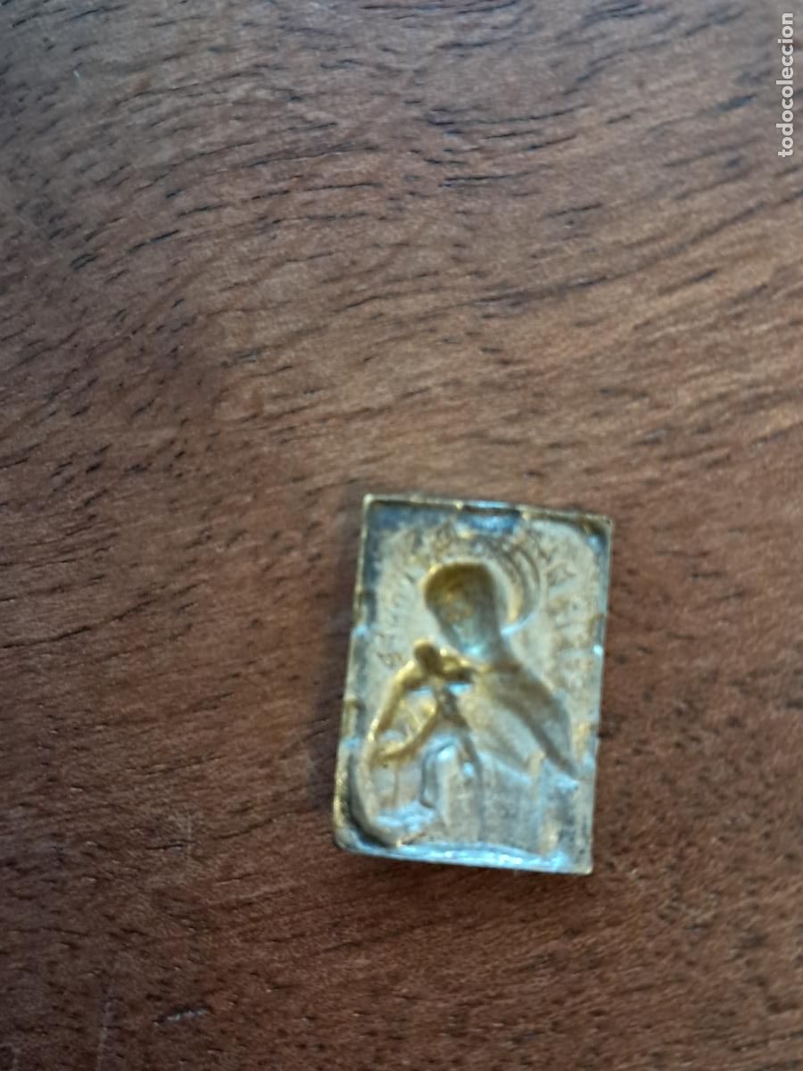 Antig&uuml;edades: 5 medallas u objetos religiosos - Foto 2