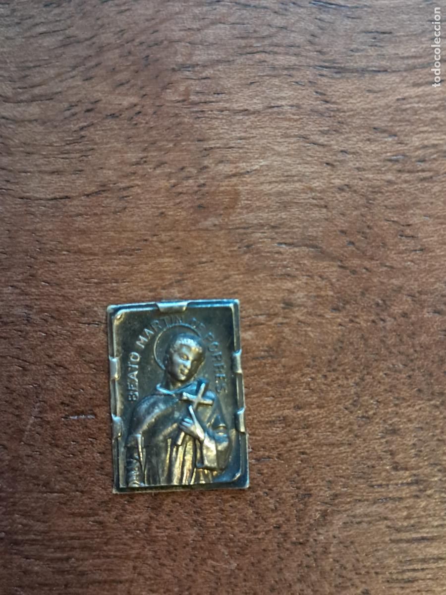 Antig&uuml;edades: 5 medallas u objetos religiosos - Foto 3