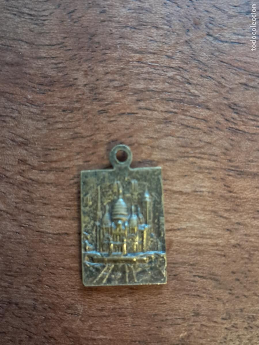 Antig&uuml;edades: 5 medallas u objetos religiosos - Foto 7