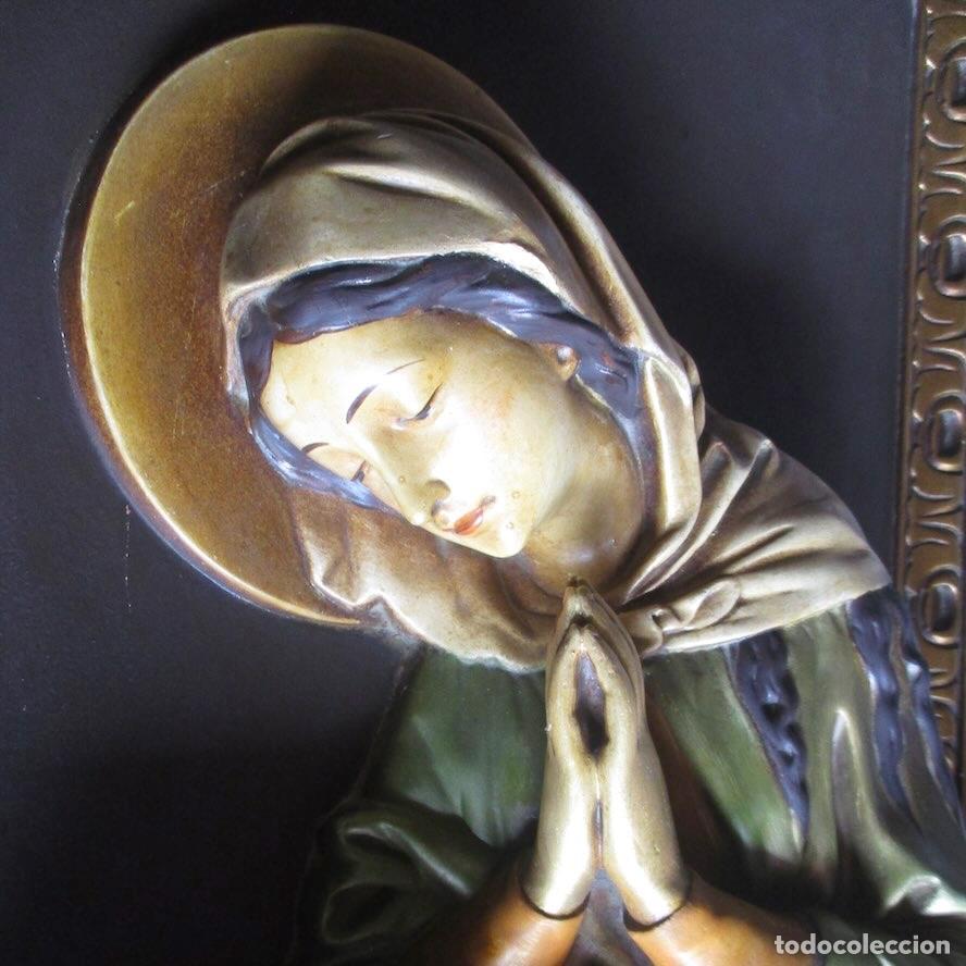 Antig&uuml;edades: RETABLO RELIEVE - VIRGEN REZANDO - Foto 4