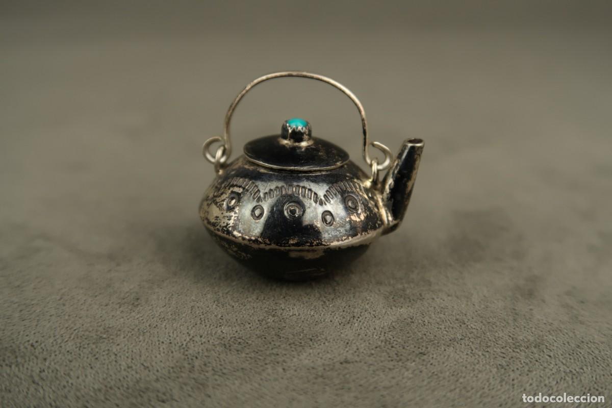 Antig&uuml;edades: Antigua Miniatura Tetera de Plata - Foto 1