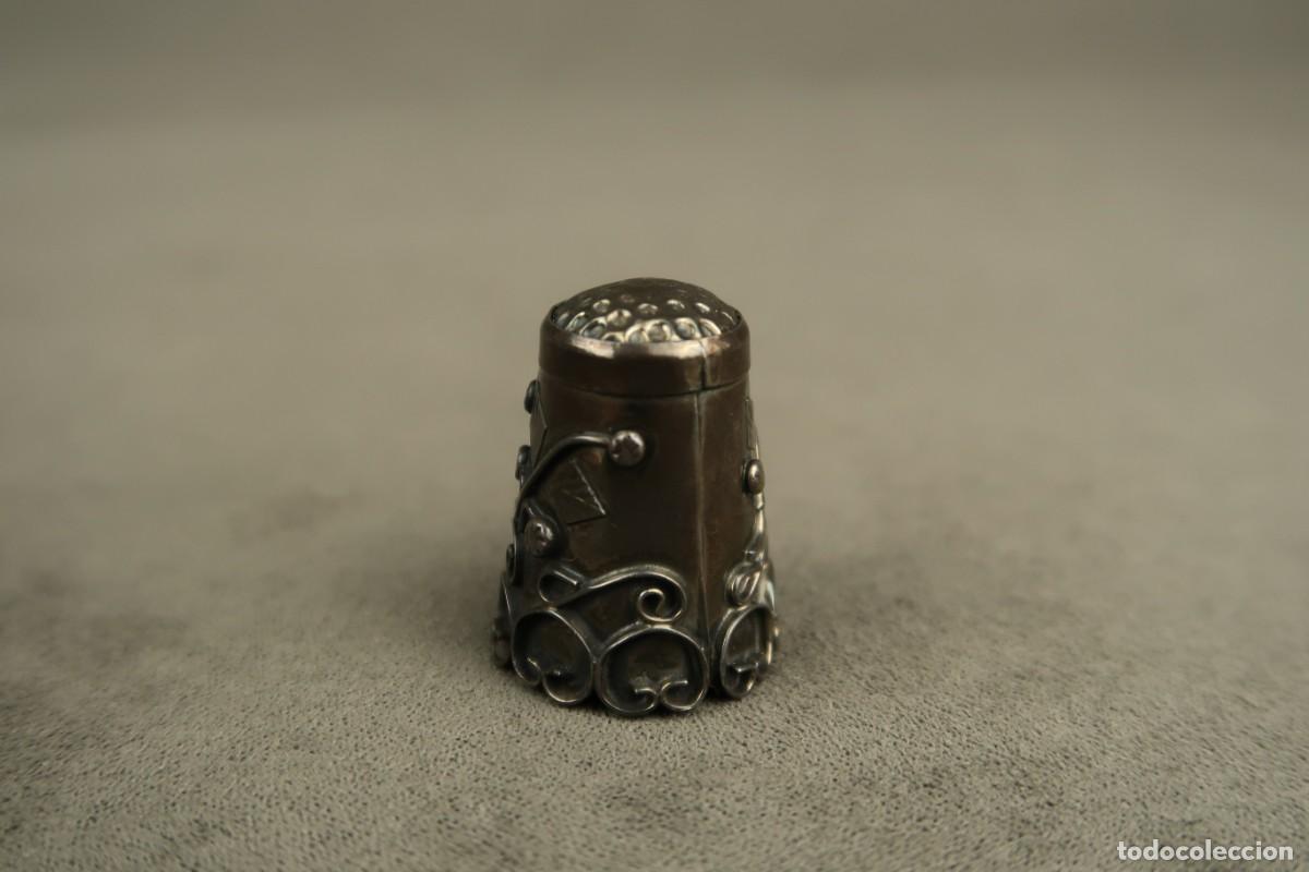 Antig&uuml;edades: Antiguo Dedal de Plata - Foto 3