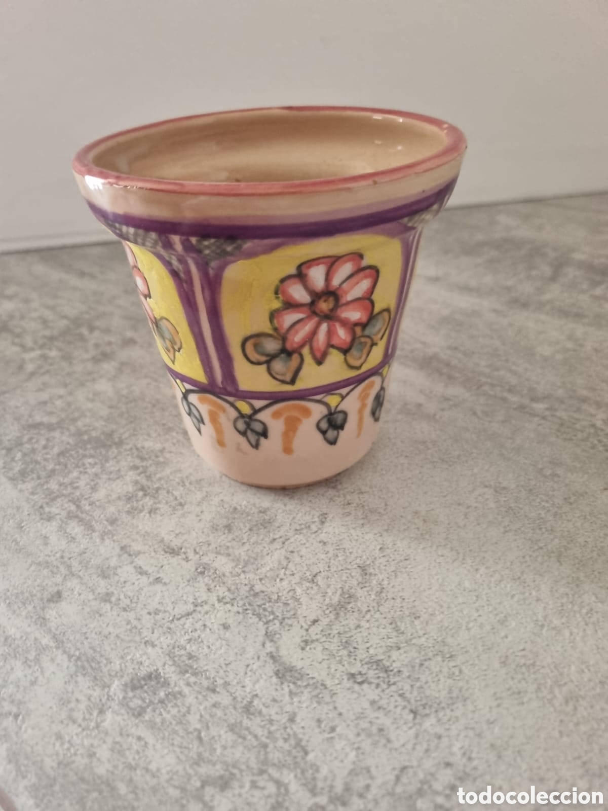 Antig&uuml;edades: Maceta cer&aacute;mica decorada - Foto 1