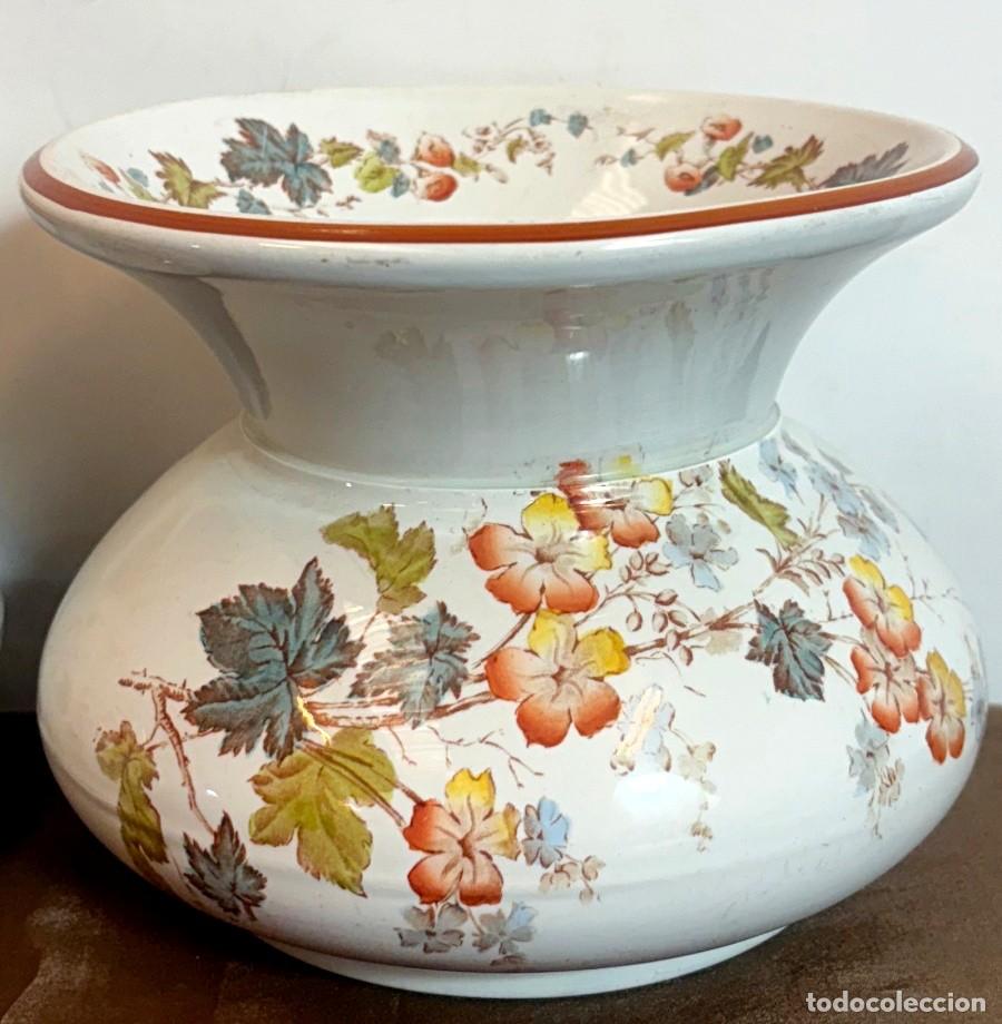 Antig&uuml;edades: Escupideras de Porcelana - Foto 3