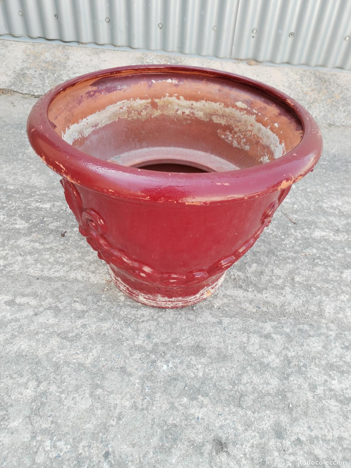 Antig&uuml;edades: macetero de terracota con la flor de lis en relieve - Foto 7