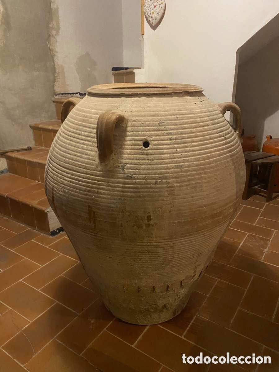 Antig&uuml;edades: Tinaja antigua con relieves horizontales - Foto 1