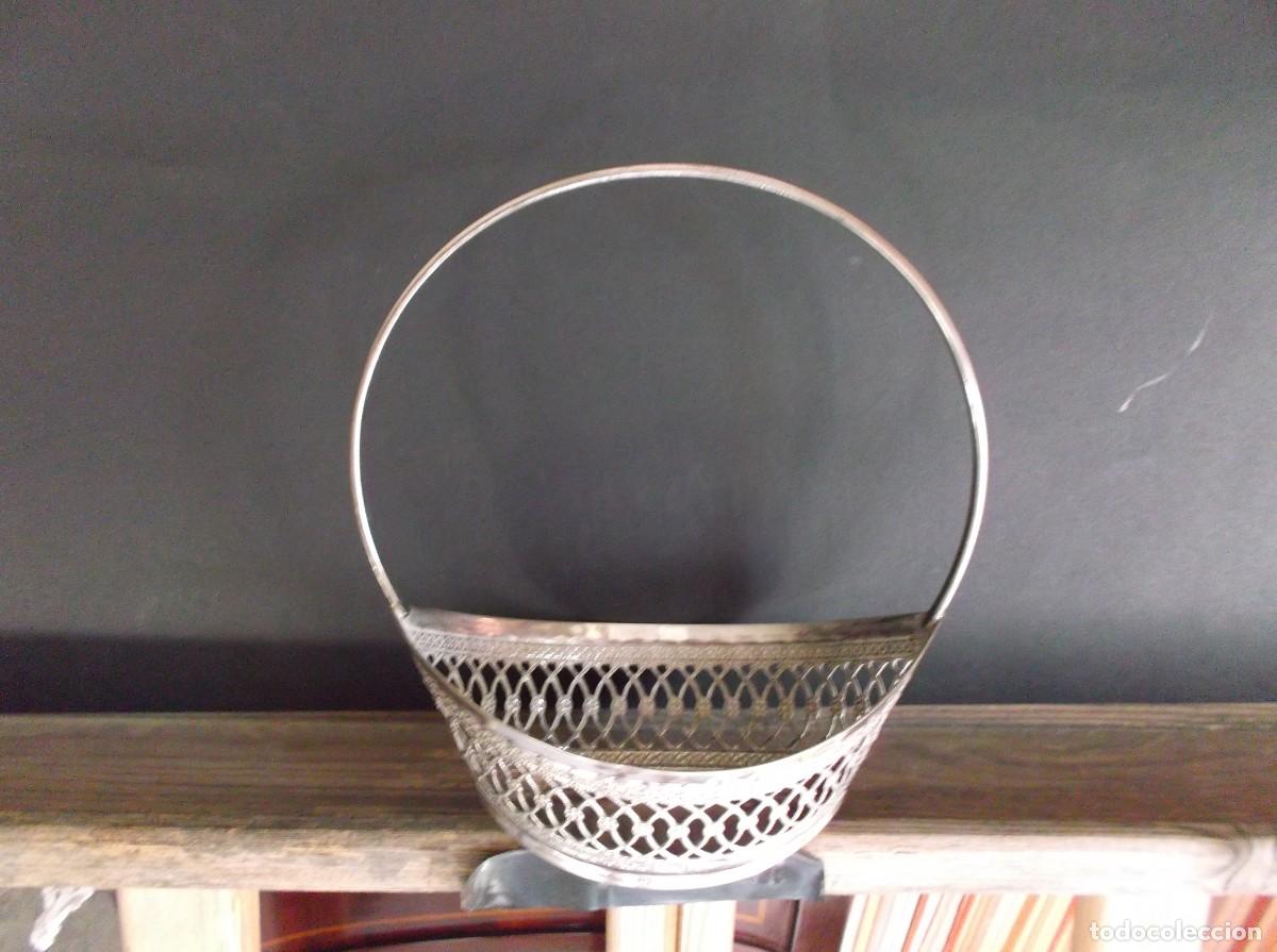 Antig&uuml;edades: CANASTITA DE METAL PLATEADO. - Foto 3