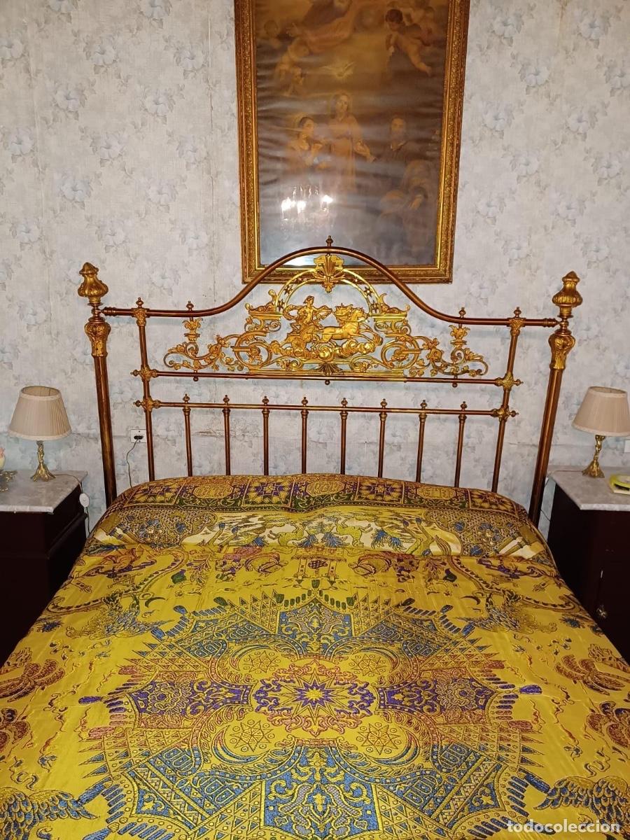 Antig&uuml;edades: Cama dorada de 150 cm - Foto 2