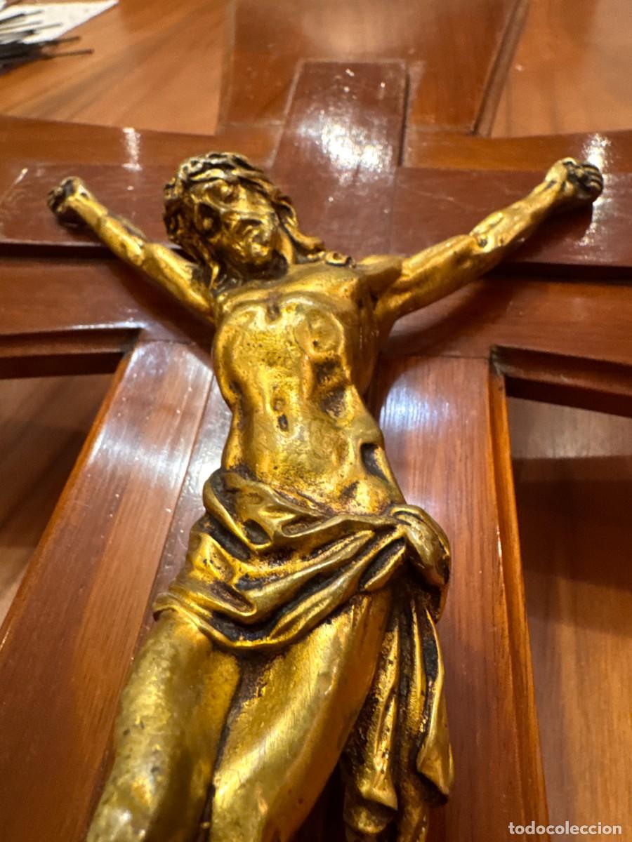 Antig&uuml;edades: Antiguo cristo de bronce - Foto 2