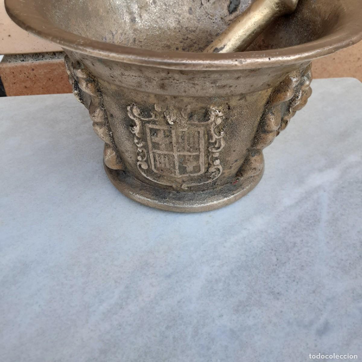 Antig&uuml;edades: Mortero de bronce con escudo de Barcelona - Foto 2