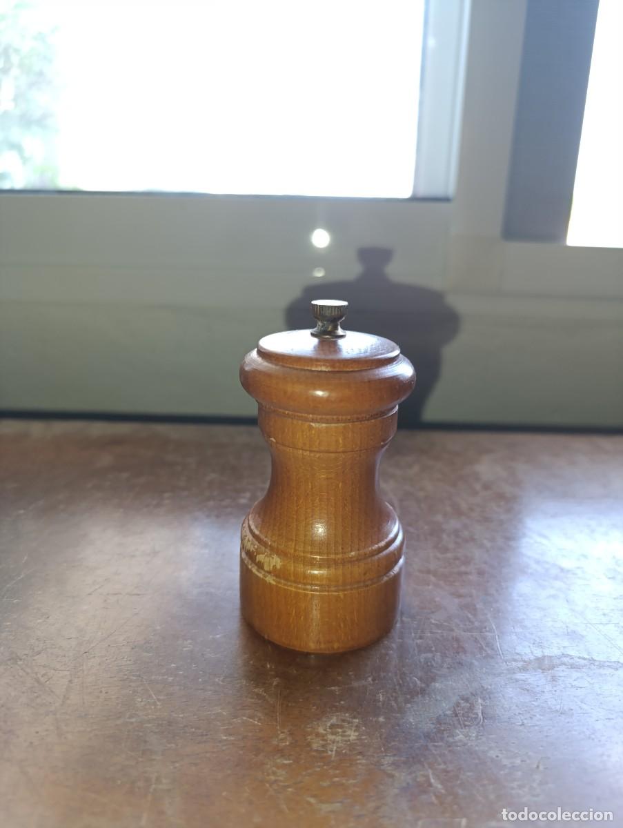 Antig&uuml;edades: Practico pimentero de madera, made in Italy - Foto 1