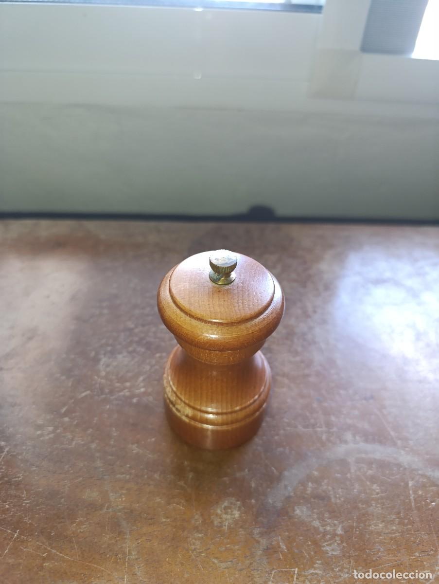 Antig&uuml;edades: Practico pimentero de madera, made in Italy - Foto 2