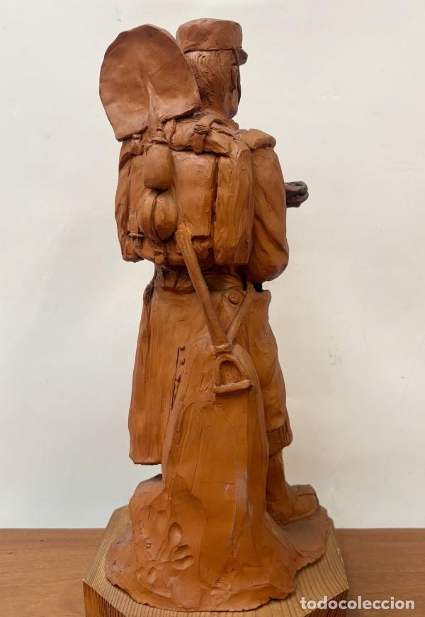 Antig&uuml;edades: Figura de un Soldado de Barro - Foto 9