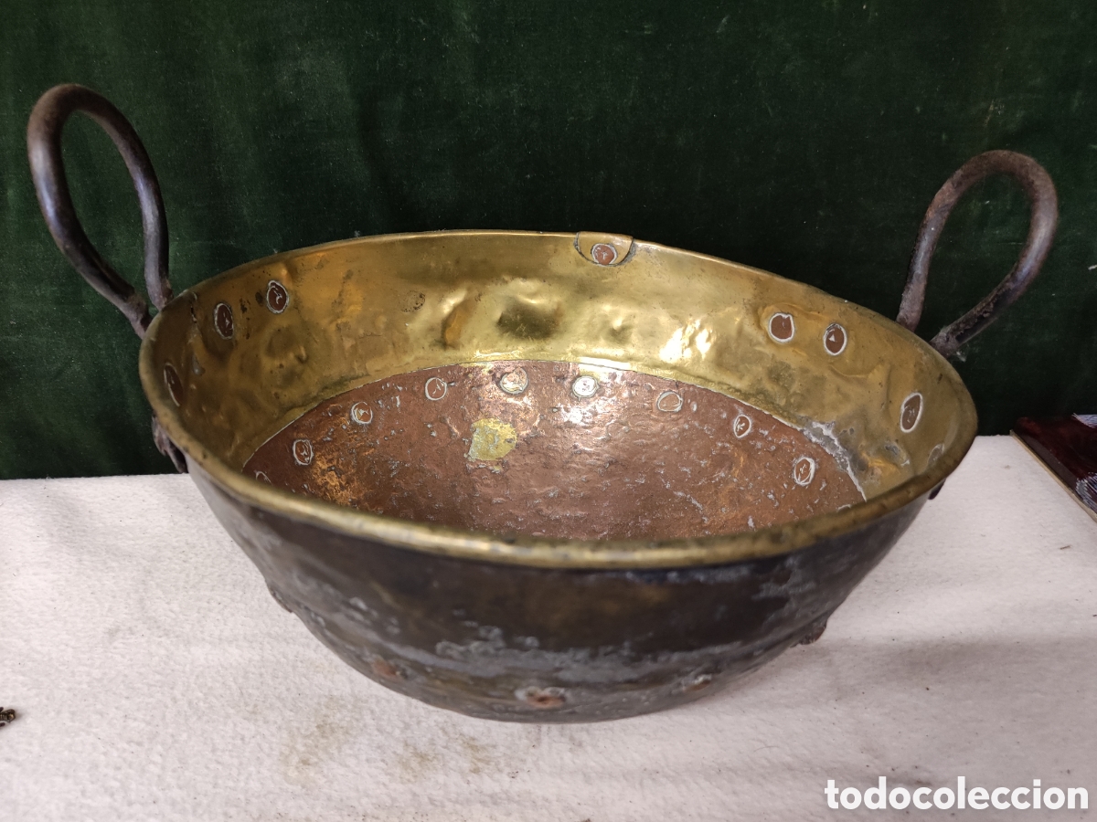 Antig&uuml;edades: Cuenco de lat&oacute;n y cobre antiguo - Foto 1