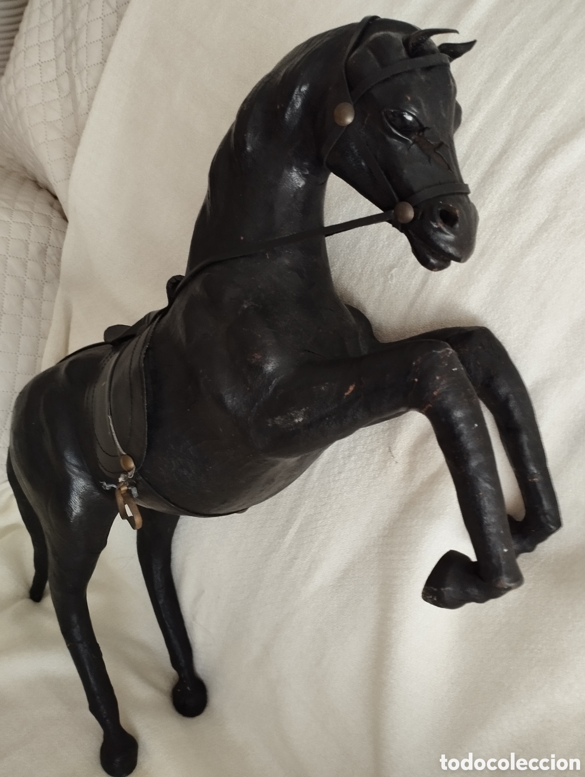 Antig&uuml;edades: Excelente Caballo Cuero Repujado. - Foto 2