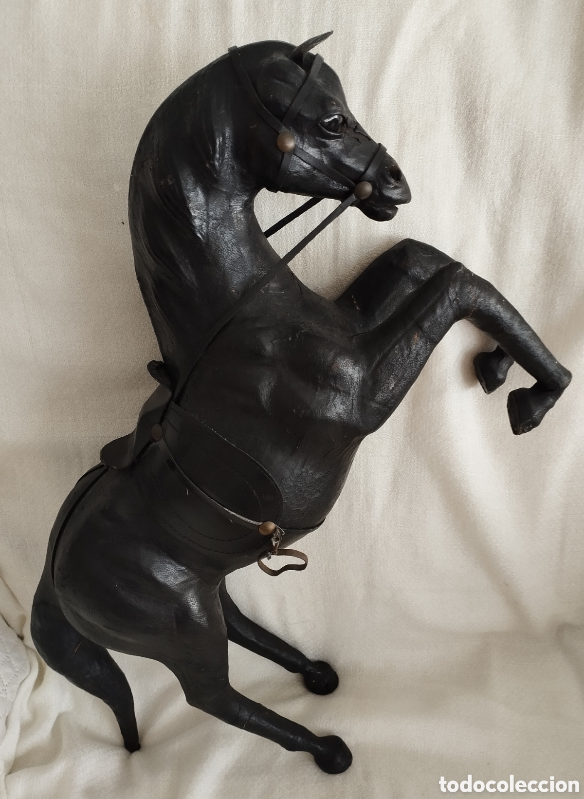 Antig&uuml;edades: Excelente Caballo Cuero Repujado. - Foto 1