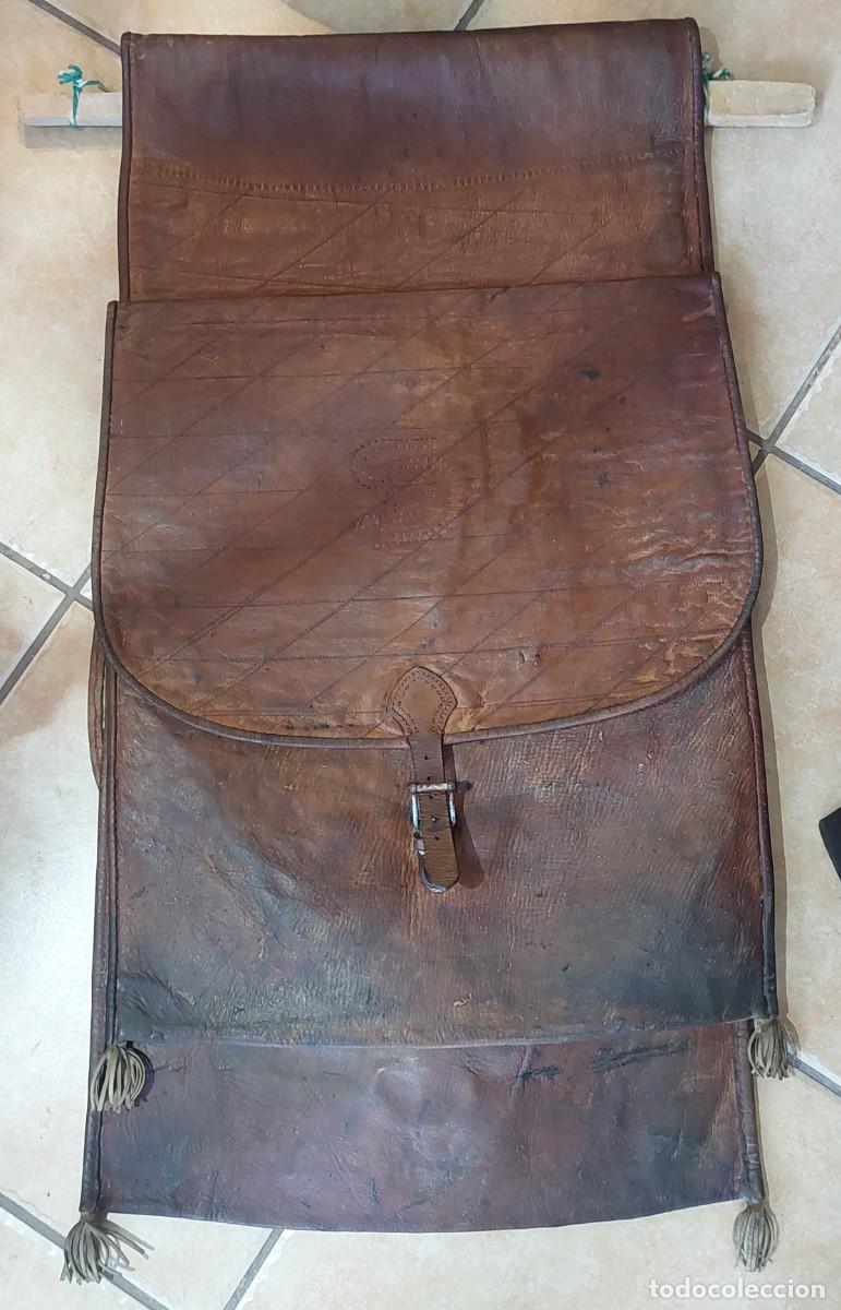 Antig&uuml;edades: Alforjas de cuero antiguas - Foto 2