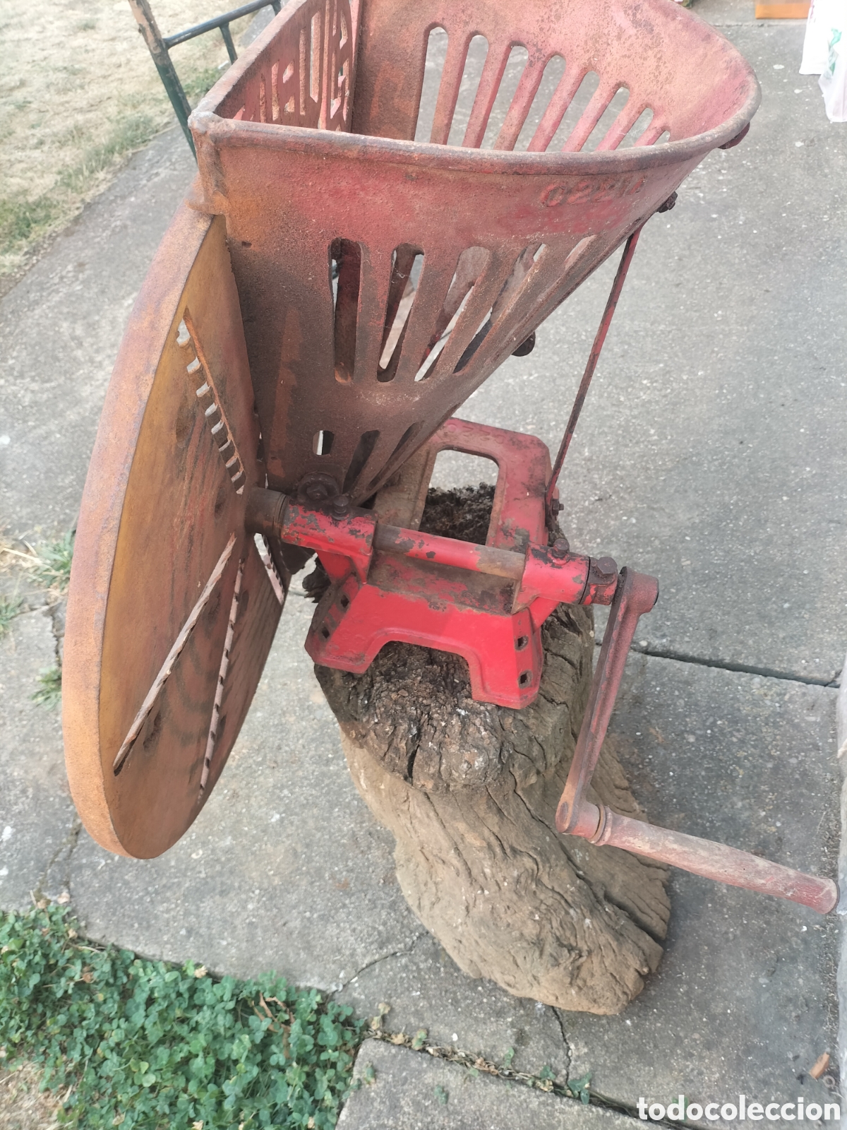 Antig&uuml;edades: Antigua picadora de remolacha - Foto 5