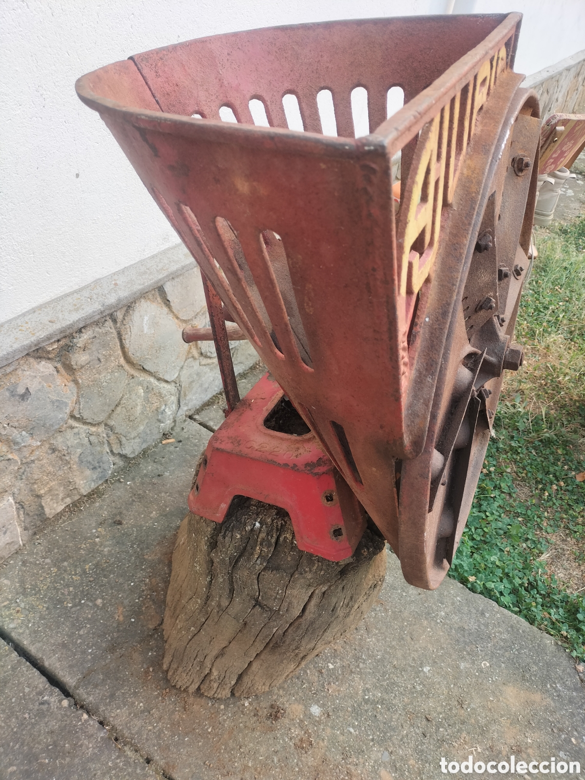 Antig&uuml;edades: Antigua picadora de remolacha - Foto 6