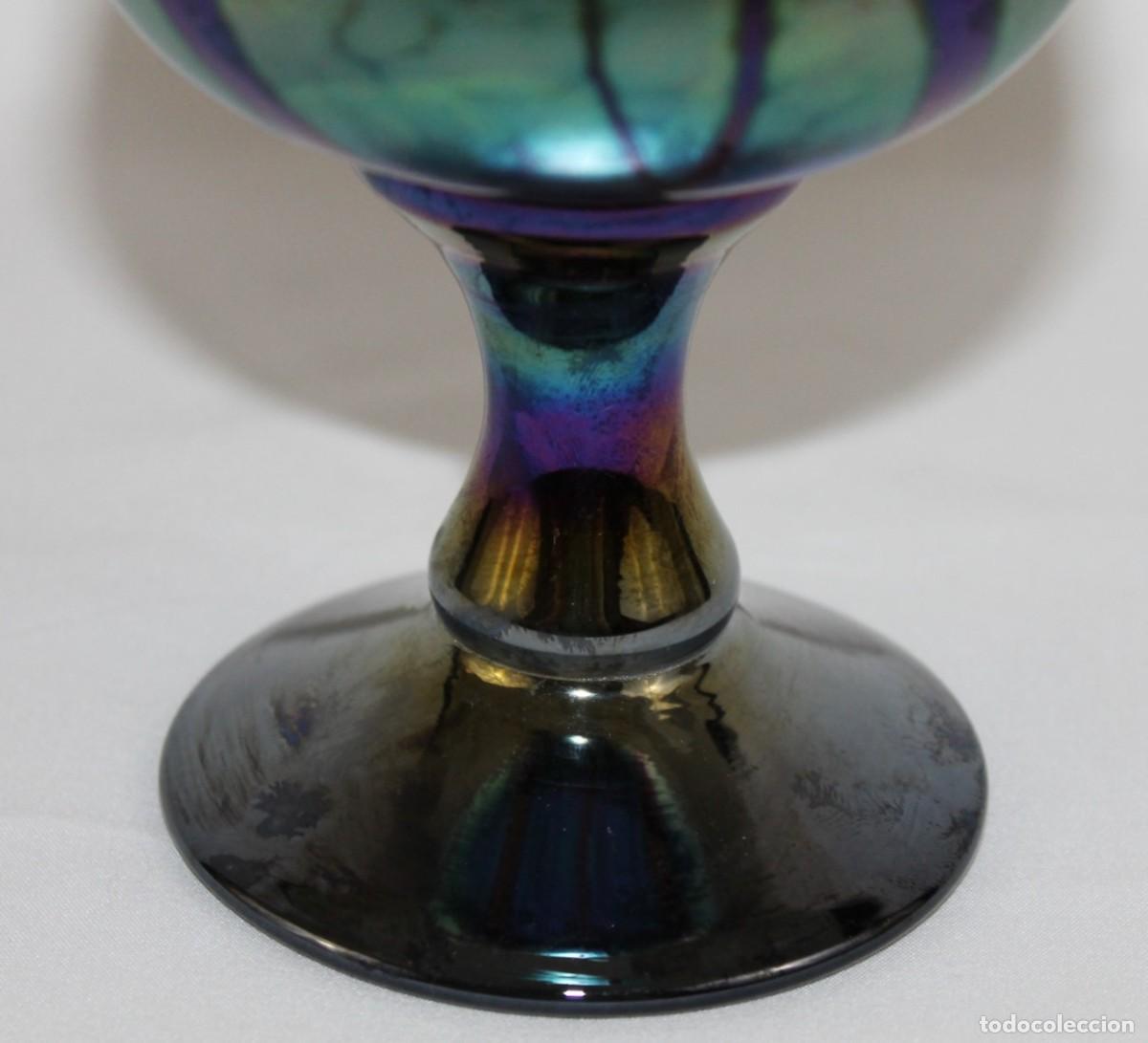 Antig&uuml;edades: Copa de cristal iridiscente. Firmada Stuart Abelman en 2014 - Foto 5