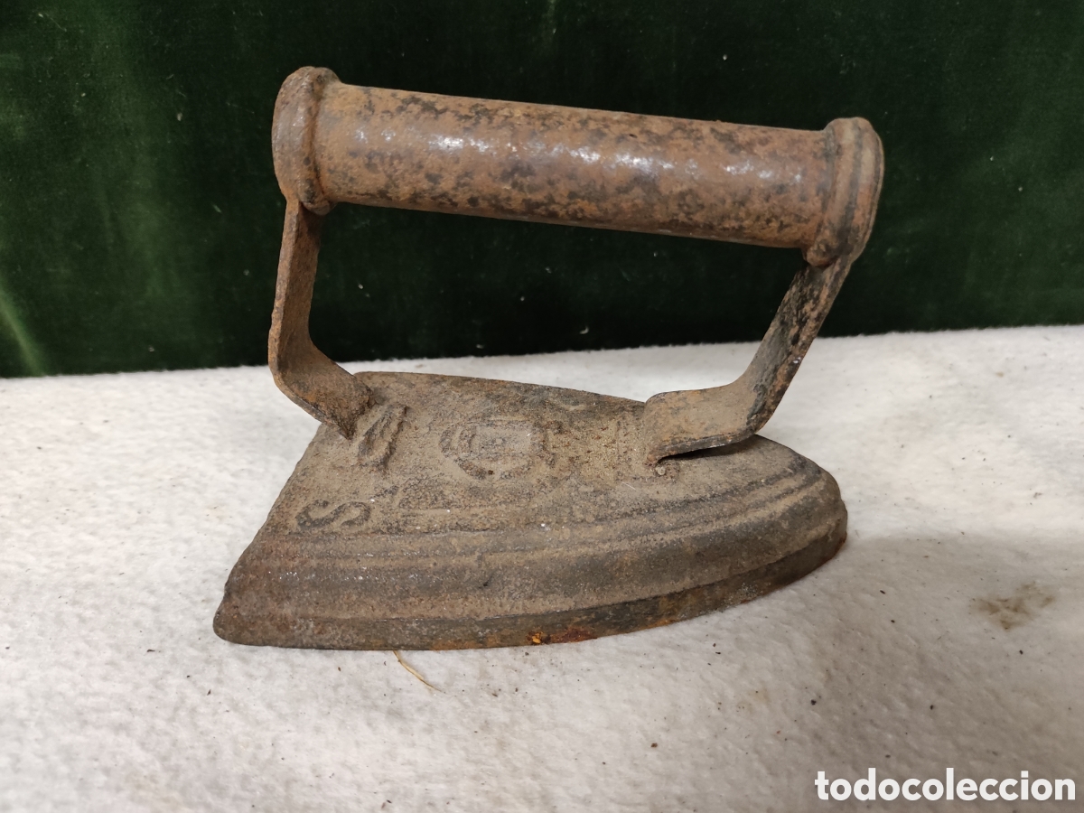 Antig&uuml;edades: Plancha de hierro antigua - Foto 1