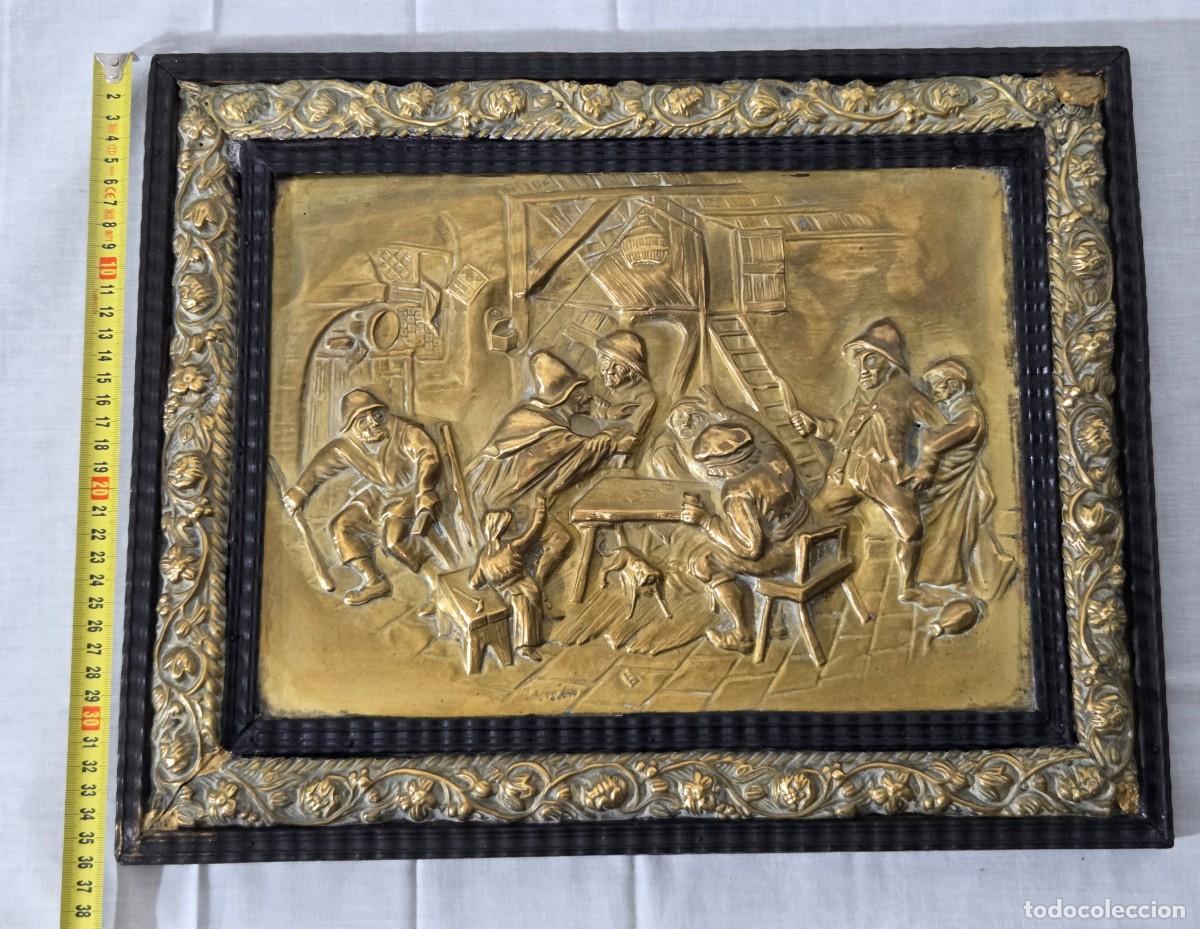 Antig&uuml;edades: Antiguo relieve en laton, Pelea en taberna - Foto 12