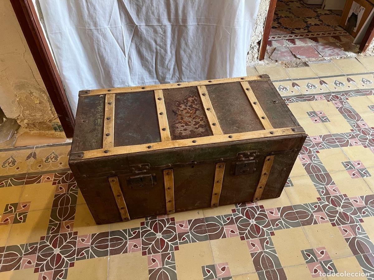 Antig&uuml;edades: Ba&uacute;l antiguo met&aacute;lico y madera - Foto 2