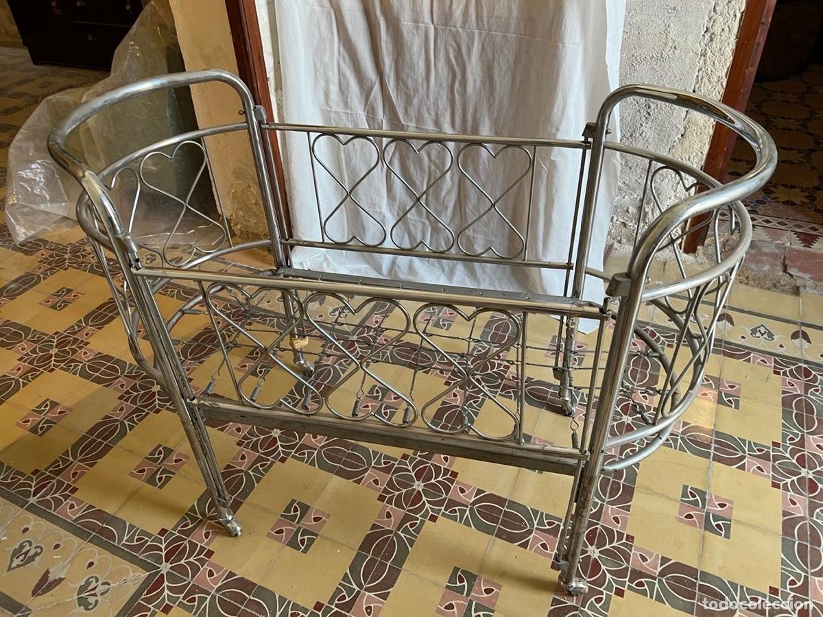 Antig&uuml;edades: Cuna antigua cromada - Foto 1