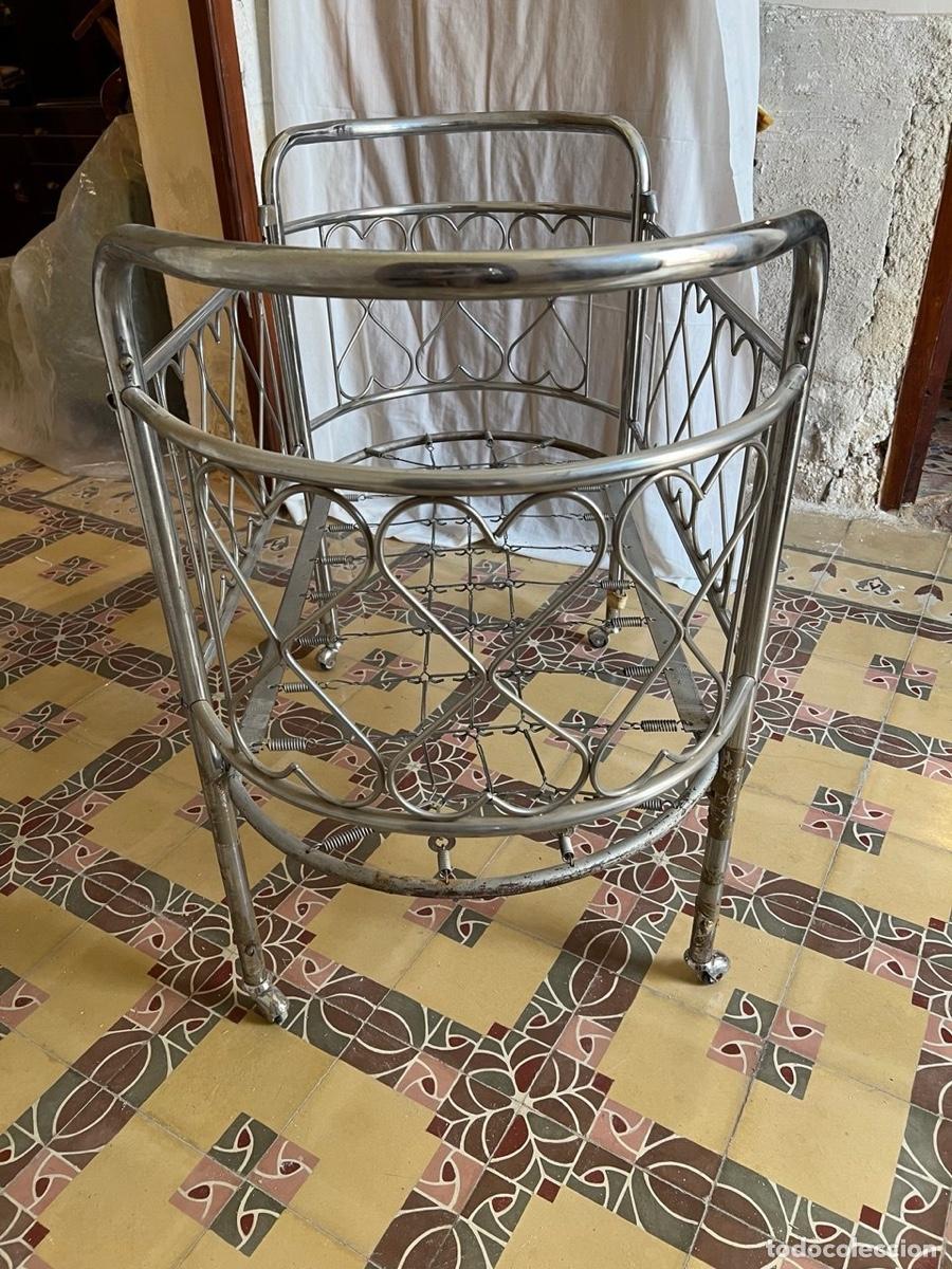 Antig&uuml;edades: Cuna antigua cromada - Foto 3