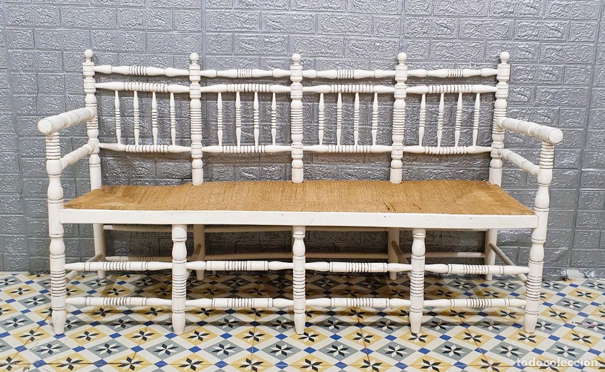 Antig&uuml;edades: Antiguo sof&aacute; de madera con asiento de enea - Foto 1